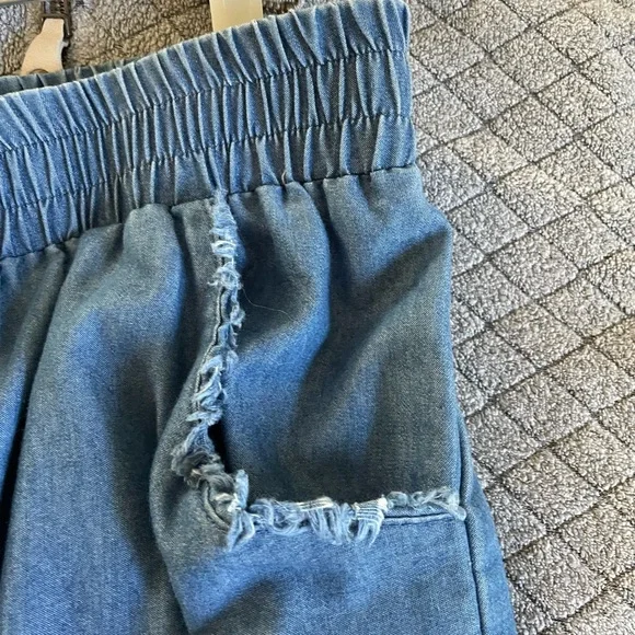 Blue Wide-Leg Women Chambray Cotton Light Weight Cropped Pants - Picture 7 of 10